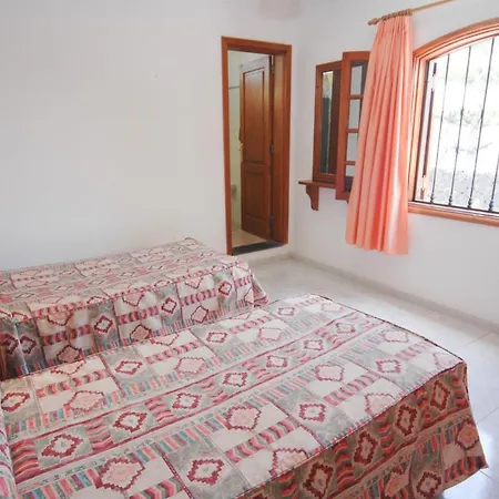 In Puerto Del Carmen Sleeps 5 Includes Swimming Pool Vila *